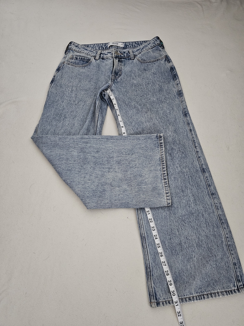NEW! HOLLISTER Wome's Baggy Low-Rise Wide-Leg Jeans In Blue Ligth Wash Sz 6R/W28 - Picture 9 of 16